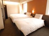Standard Triple Room, Non-Smoking (Separate Sink, Toilet, And Bath [25 Square Meters])