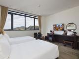 Grand Twin Room, City View