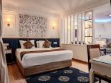 Family Room, 1 Queen Bed, Kitchen, Ground Floor
