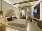 Deluxe Suite with SPA Bath-Cave