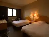 Main Building Club Floor Regular, Twin With Bath, Lake View