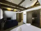 7 Bedroom House (3 Double, 6 Single, 6 Bunk Beds)