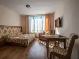 Family Studio-Pool Access