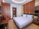 Court Yard Room