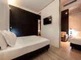 1King1Singlesuperiorroomfamilyroomsofabedforonepersonwificonvertibleintotwotwinbeds