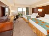 Accessible Club Two Full Bed Suite With City View