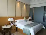 Business Queen Room