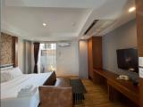 Deluxe (Corner Room)