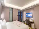 Premier Romantic Room