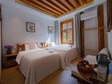 Cai Yun Nan Cozy Twin Room (Whole House Heating - 180° Courtyard View - Cat-Friendly)