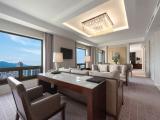 Jinling Tower Deluxe Executive Suite