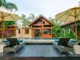 Sunrise Pool Access Suite With Butler Service