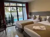 Deluxe Twin Pool Access