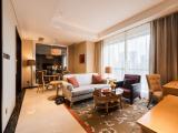 One-Bedroom Family Suite (Washer Dryer, Private Steam Bath, Full Kitchen)