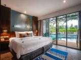 Deluxe Suite with Pool Access