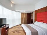 1-bedroom And 1-living Room Suite