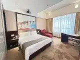 Audio-Visual Double Bed Room (90-Inch Projection VIP Movie Viewing + One-click Screen Casting)