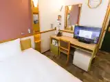 Basic Room, Smoking
