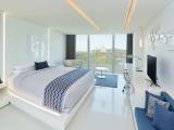 Deluxe King Mountain View Room