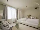 Picturesque Mountains and Waters-Elegant Light Luxury Projection Twin Room