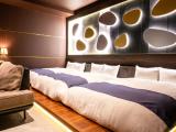 Non-Smoking South Club Deluxe Triple Room