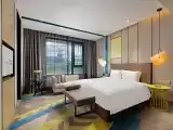 Business Queen Room