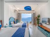 Nuanwan 180-Degree Floor-to-ceiling Window Sea-view Family Twin Bed Room