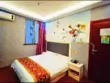 Premier Queen Room