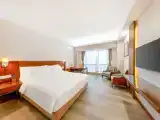 Business Queen Room