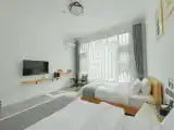 Mountain-View Twin Room (Zai Shan)