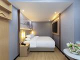 Dianchi - Quiet Cozy Double Bed Room (Brand Mattress + Leisure Tea Bar + Office Desk and Chair)