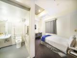 Mobility Accessible Larger Double Room with Bathtub