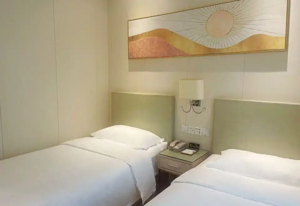 East Building Light Luxury Small Standard Room