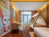 Little Dinosaur Limnii Triple Bed Room (Garden-View Balcony | Childlike Cabin)