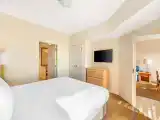 1 Bedroom 1 King Deluxe Suite And Sofabed
