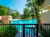 Deluxe Lagoon Pool Room