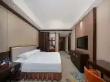 Cozy Queen Room
