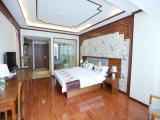 Cozy Queen Room