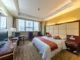 Queen Room with Canal View