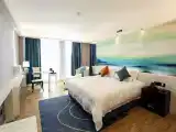 Yue Ying Double Bed Room with 100-Inch Screen Projection and City View