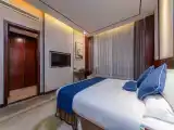 Suite - City-View (Living Room)