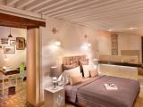 Laawan Suite 1 King bed