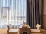 Queen Room With View
