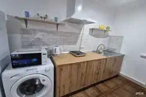 Гостевой дом, Цветное
