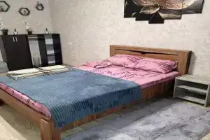 на 5 Августа 15, Строитель