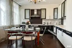 uTrip на улице Лейтенанта Шмидта, Казань