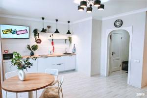 Апартаменты на улица Дмитрия Менделеева, 2, Тюмень