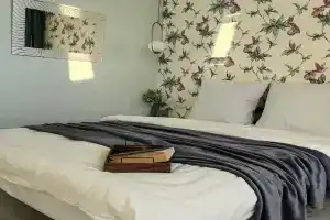 Две Подушки на улице имени Н.М. Грибачёва 7, Брянск