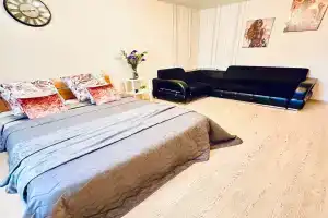 Кварт Отель на проспекте Первомайский 76 корпус 3