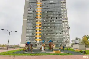 Трилогия на улице Народного Ополчения, Санкт-Петербург